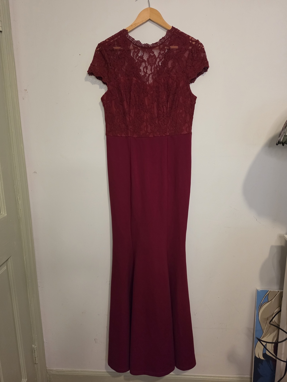 Elegant Lace Bodice Burgundy Evening Dress